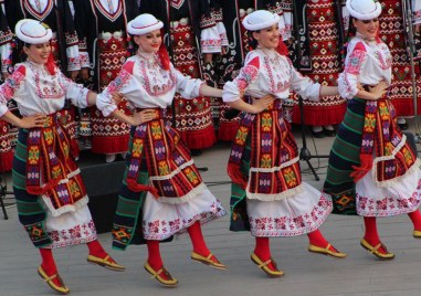 На грандиозен фолклорен фестивал кани всички кметът на район Южен