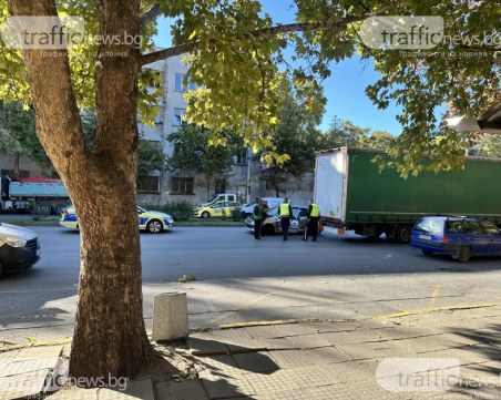 Жена е откарана в болница след катастрофата на надлез 