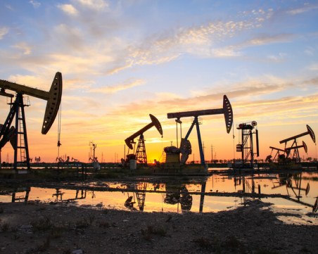 Въпреки кризата в Близкия изток: Цената на петрола се стабилизира