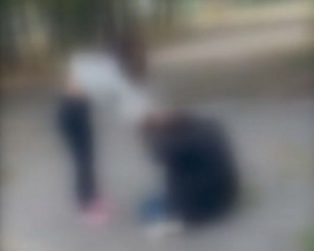 Момиче е било пребито в столично училище! Според майка й е заради произхода й