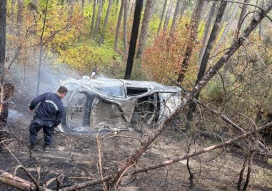 Автомобил с български регистрационен номер е претърпял катастрофа в района