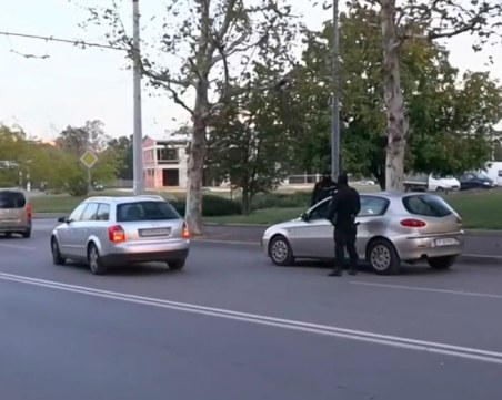 Полицейски КПП-та в Русе, проверяват наред за изборни нарушения