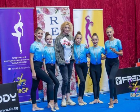 РЕФАН награди най-добрите ни гимнастички
