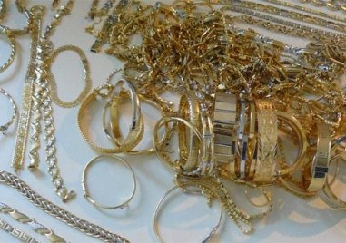 Над 680 грама недекларирани златни изделия на стойност близо 90 000