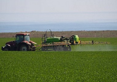 По време на среща между Людмила Петкова Георги Тахов и