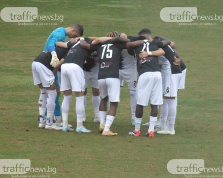 Локо закри контролата по време на паузата за националните отбори