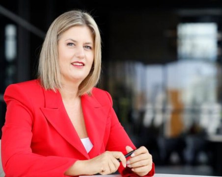 Поискаха оставката на енергийния министър на РСМ заради българското ѝ гражданство