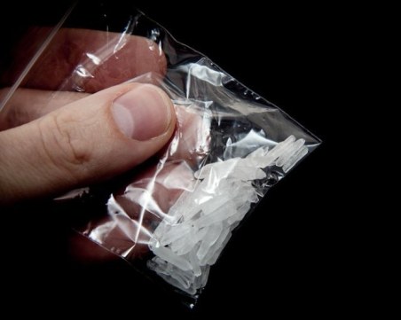 Задържаха двама с метамфетамин в Пазарджишко, произвеждали наркотици за продажба