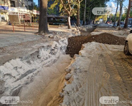 Пловдивчани се оплакват от безводие заради дейностите по ул. „Царевец” , фирмата обеща скоро да приключат