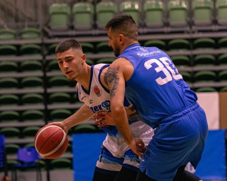 Академик гостува на Берое днес