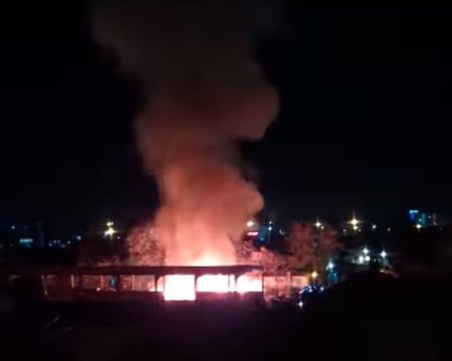 Голям пожар избухна в Кючука! Гори базата на ОП „Чистота”