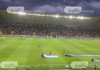 Над 16 000 пяха песента на Клетва на Щурците в