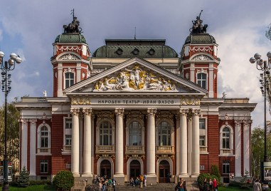 В последните седмици корупционни скандали в няколко български театъра потресоха