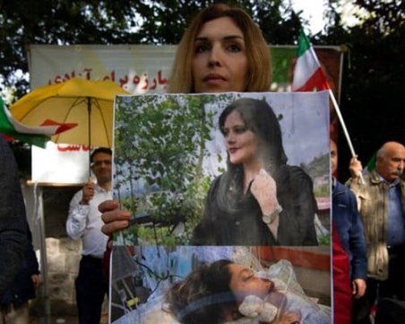 Намалиха присъдите на журналистки, оправдаха ги по обвинения в сътрудничество със САЩ