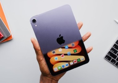 Apple  показа нов iPad mini предлагайки първата актуализация на най малкия