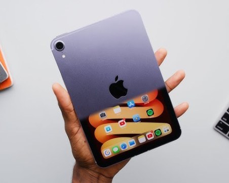 Apple показа новия iPad mini