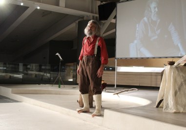 Два дни след рождения си ден когато навърши 70 години