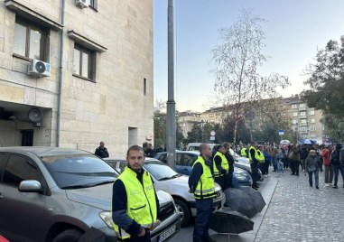 Протест с искане за оставка на служебния вътрешен министър се