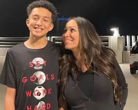 Смъртоносно приложение: 14-годишен се самоуби, след като се влюби в изкуствен интелект