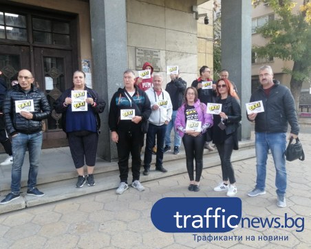Таксиметрови шофьори в Пловдив на протест: Защитават прострелян колега, останал с половин бял дроб