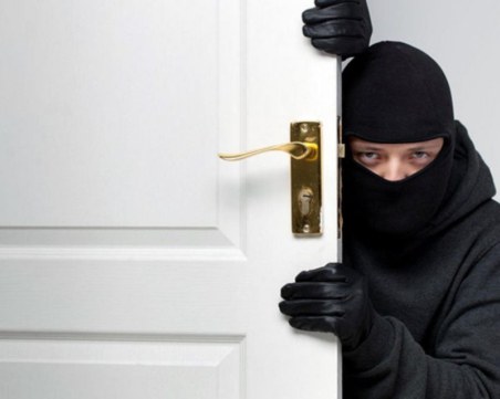 Арестуваха стар познайник на полицията да краде в блок в Пловдив