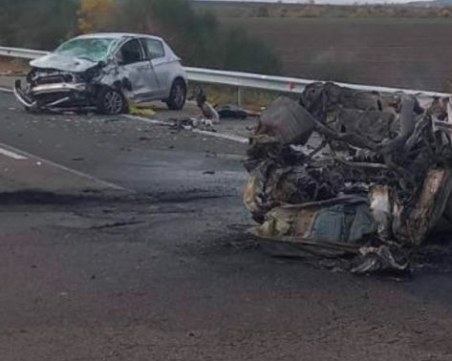 Четирима души са тежко пострадали при катастрофата на АМ 