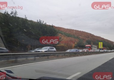 Читатели на  сигнализираха за две катастрофи на автомагистрала Тракия Прочетете ощеПървият инцидент