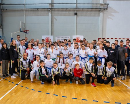 Каратеките на Тракия със 17 медала от Националната купа