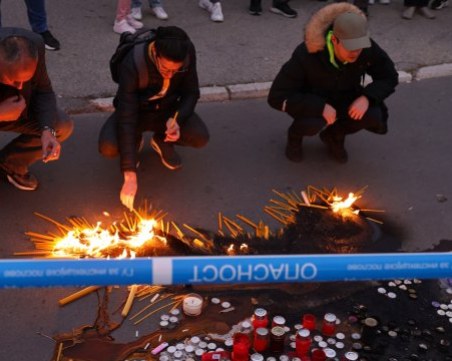 С опасност за живота остават тримата тежко пострадали при инцидента в Нови Сад