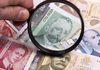 В проектобюджета на финансовия министър Людмила Петкова е заложено облагане на