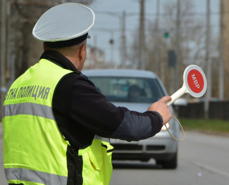 Само за ден полицията залови 22 пияни и 13 дрогирани шофьори