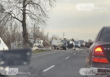 Четирима души са загинали а 14 са ранени при катастрофи