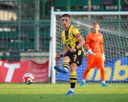 Дубълът на Ботев с първа победа от юли насам