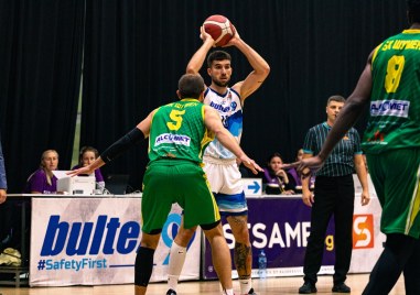 Академик записа категорична победа при домакинството си на Шумен с