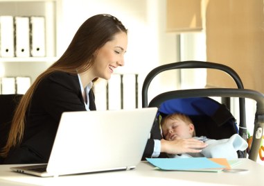 Работниците и служителите с договори за временна заетост са съставлявали