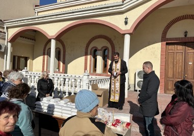 Във връзка с Православния християнски празник Свети Мина пред храма