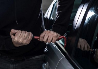 19 годишен влезе взлом в къща в септемврийското село Карабунар Нападателят