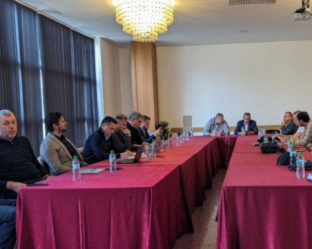 Федерацията по волейбол отложи решението за национален селекционер при жените