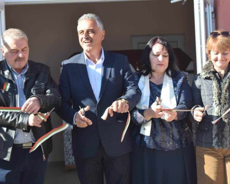 Откриха нов физкултурен салон и СТЕМ център в училището в Граф Игнатиево