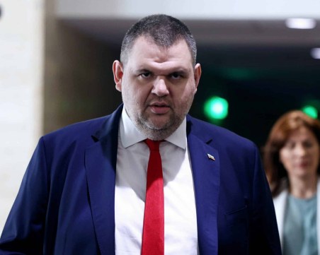 Пеевски: Румен Радев не е легитимен и тази вицепрезидентка също