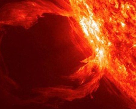 Силна магнитна буря удари Земята вчера, продължава и днес