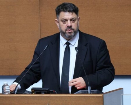 Зафиров призова политиците: Направете крачка назад, за да направите три напред