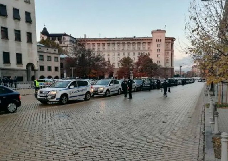 Има задържан заради протестите в София днес