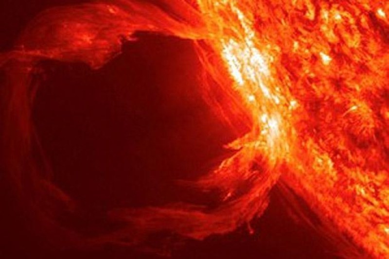 Силна магнитна буря удари Земята вчера, продължава и днес