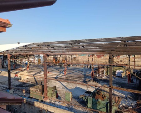 Строеж на хале с материали от изгоряла сграда буни духовете в Скутаре