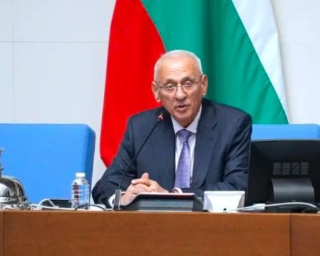 Депутатите отложиха избора на председател за петък