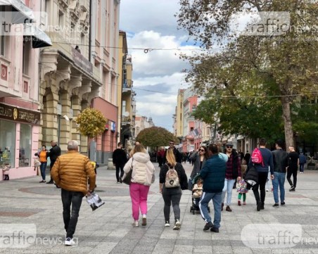 Българите живеят почти година повече след пандемията