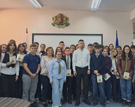 Районният прокурор дискутира правни казуси с ученици от ЕГ 