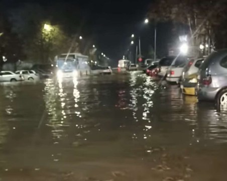 Голяма ВиК авария в Тракия! Водата е над гумите на колите, движението е затруднено