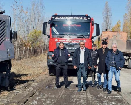 Кметът на Община Марица инспектира ремонта на пътя Желязно – Войводиново